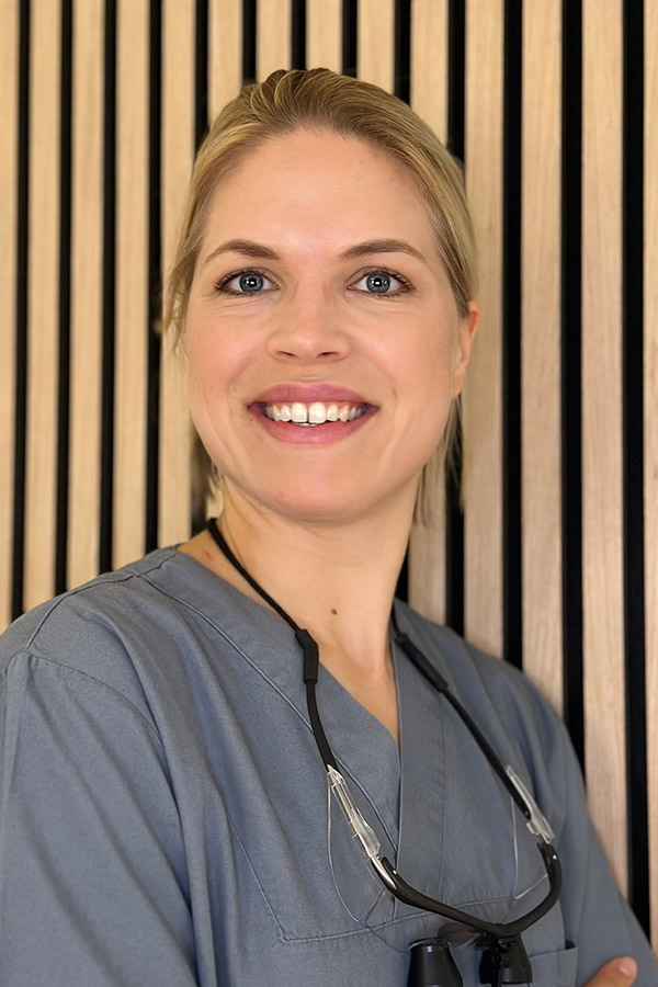Dr. Lena Pohl, ehemals Rennebeck